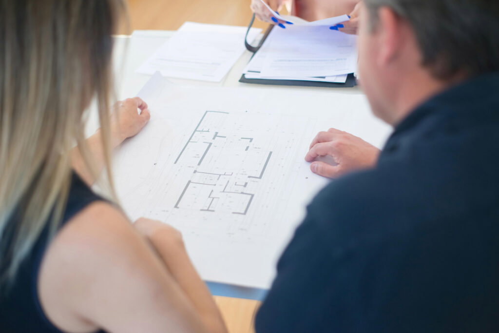 Coordinating Multiple Experts in Complex Building Claims